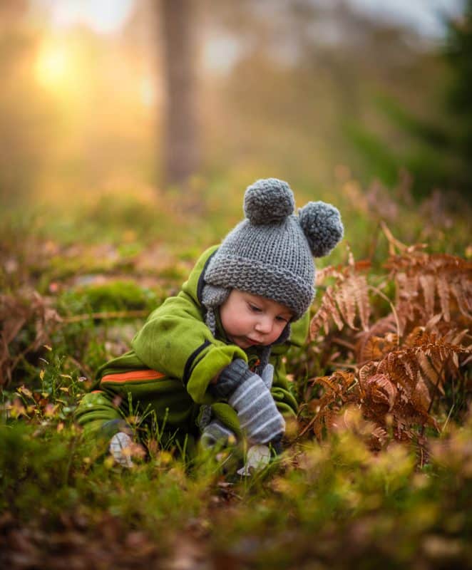 in de herfst of winter naar buiten met je baby