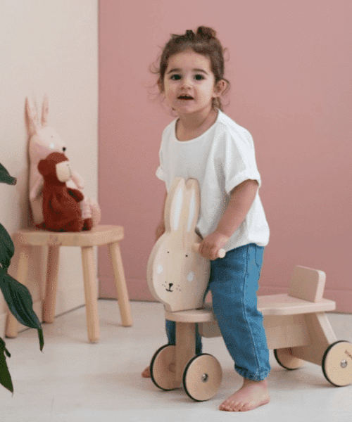 Alternative view of Houten Loopdier met naam