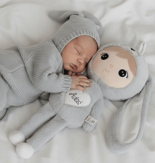 De populairste babynamen van 2025 en passende kraamcadeau-inspiratie