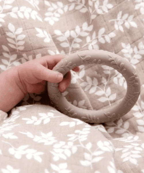 Siliconen bijtring Leaves - Cream