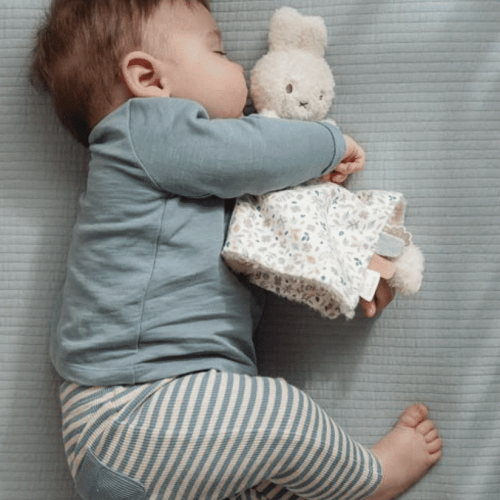 Alternative view of Nijntje knuffeldoekje - Blauw - Lucky Leaves