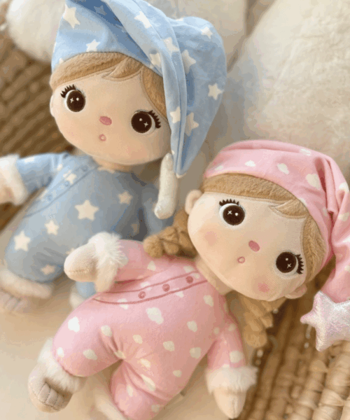 Girl / Boy in pyjamas  30 cm met naam